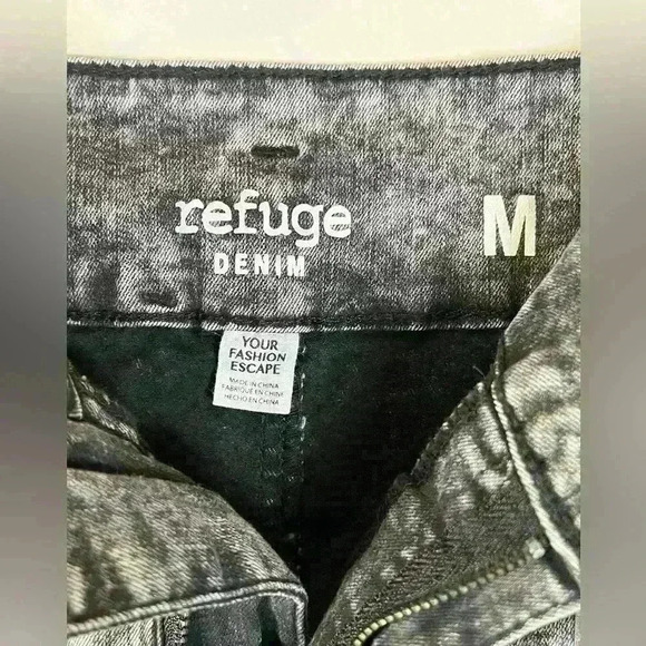 Refuge Denim Acid Wash Black Denim High Waisted Belted Skirt Size Medium - Picture 6 of 8